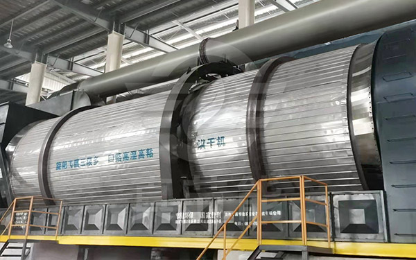 薯渣烘干機(jī)運(yùn)行現(xiàn)場(chǎng) 薯渣烘干機(jī)運(yùn)行現(xiàn)場(chǎng)